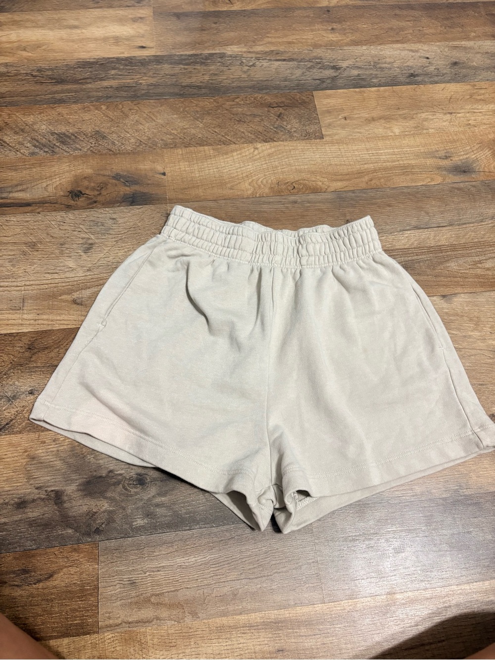 H&M Cream Elastic-Waist Athletic Shorts